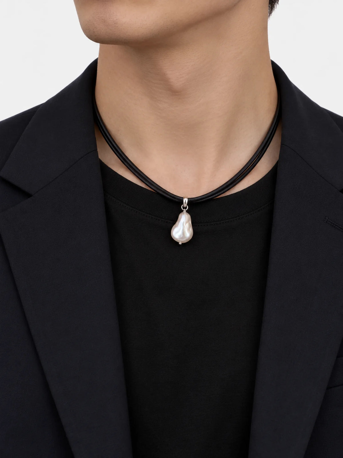 Black Double-Strand Leather Cord Necklace with Pearl Pendant