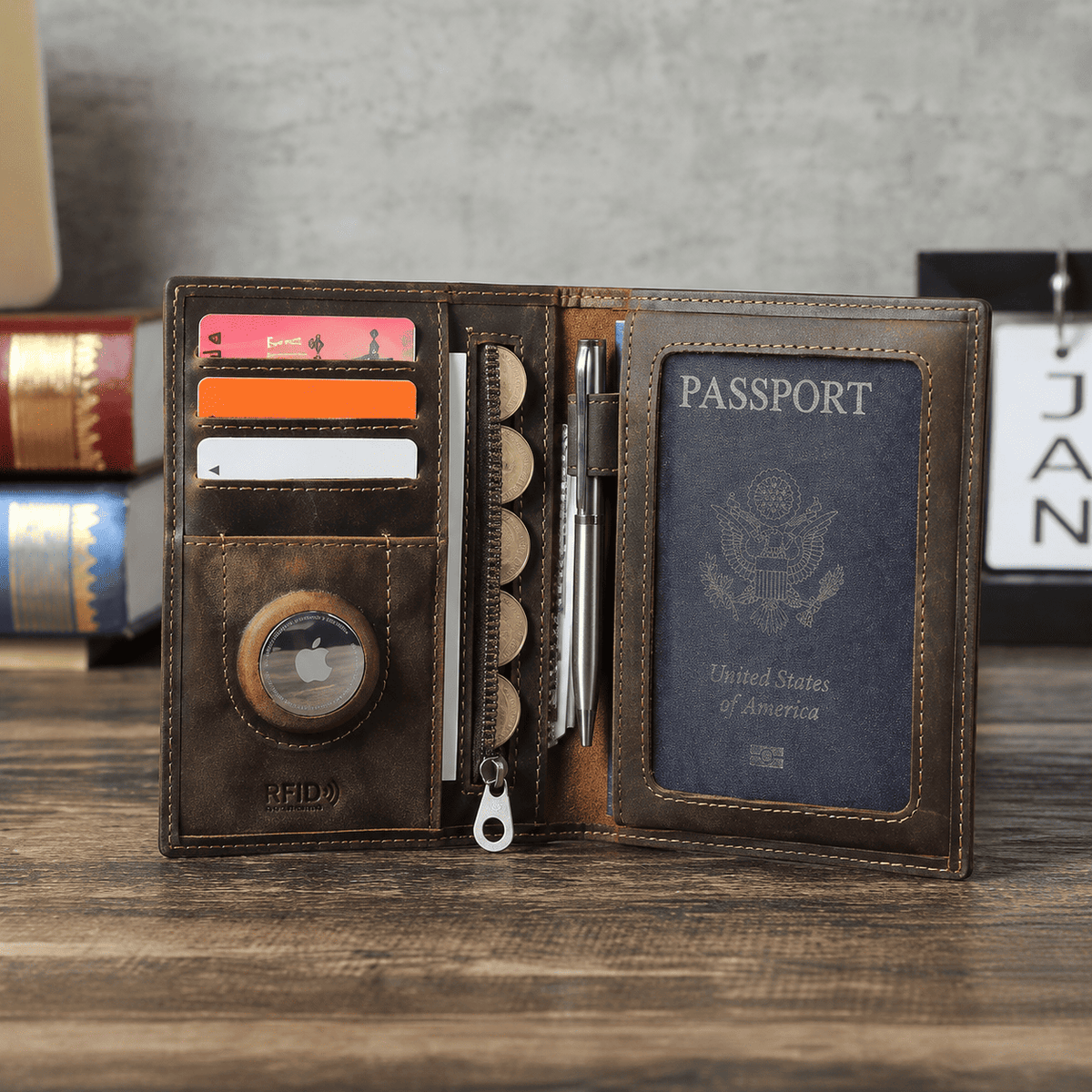 Portefeuille porte-passeport en cuir Crazy Horse TABIBITO