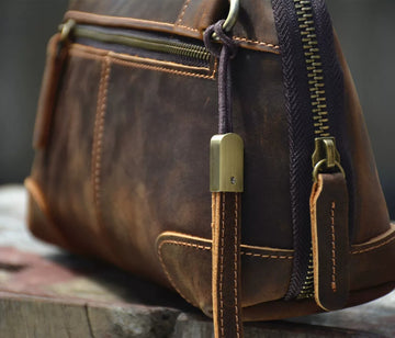 Pochette-bracelet en cuir Crazy Horse Shell Sumi