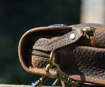 Mini-sac banane de ceinture en cuir à grain d’éléphant Tsuchime