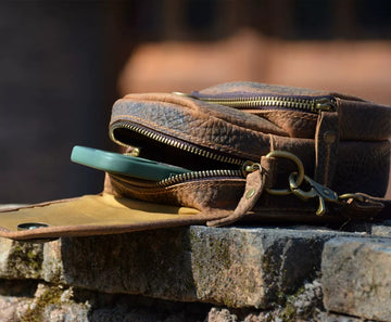 Mini-sac banane de ceinture en cuir à grain d’éléphant Tsuchime